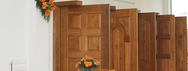 Những loại gỗ làm cửa gỗ